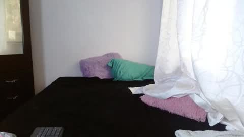 maaddy_thompson online show from 5, 12, 2025