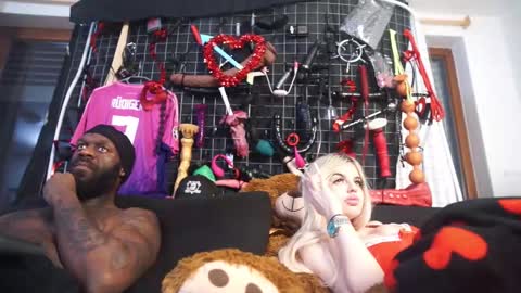 Mac Troy online show from 11, 2, 2026