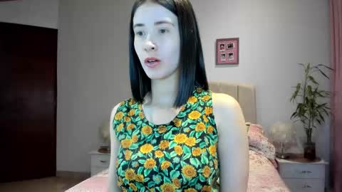 Snapshot of macarena_vallejo_ chatting on 10, 10, 2025 Macarena online show from 10, 10, 2025