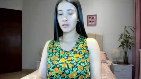 Snapshot of macarena_vallejo_ chatting on 30, 10, 2025 Macarena online show from 30, 10, 2025