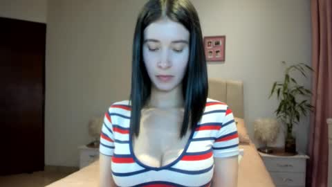 Snapshot of macarena_vallejo_ chatting on 3, 12, 2025 Macarena online show from 3, 12, 2025