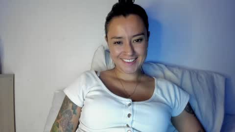 Snapshot of macarenax chatting on 8, 1, 2025 Maca online show from 8, 1, 2025