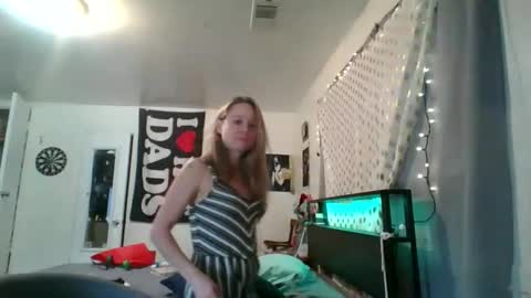 Snapshot of maceyloves chatting on 28, 4, 2026 maceyloves online show from 28, 4, 2026