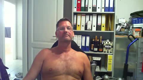 Snapshot of macfly67 chatting on 12, 7, 2026 macfly67 online show from 12, 7, 2026
