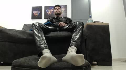 instagram mackdanielsx online show from 15, 4, 2026