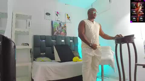Snapshot of mackbig_dick2 chatting on 19, 7, 2026 MACKBIG DICK im a damn dominant I like ATMs INSTAGRAM Edwinaragonc online show from 19, 7, 2026
