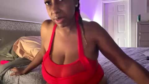 madam_glam online show from 2, 10, 2025