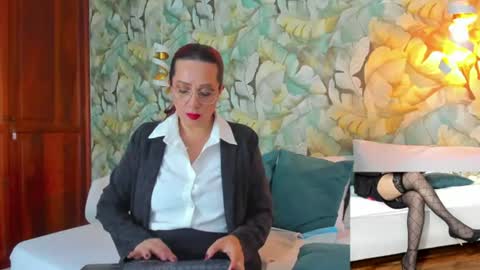 Snapshot of madame_angelic_1 chatting on 20, 6, 2026 Madam Angelic online show from 20, 6, 2026
