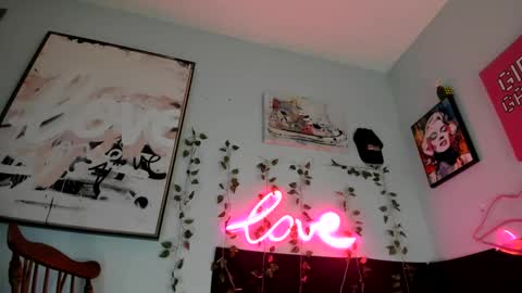 Maddi Avalon online show from 26, 2, 2025