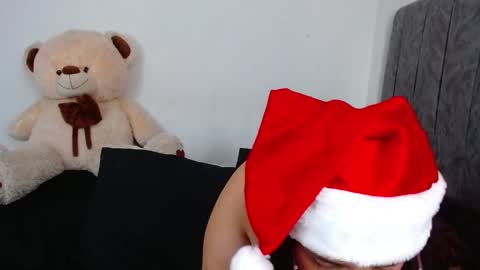 Snapshot of maddie_and_chelsea_ chatting on 28, 12, 2024 Maddie and Chelsea online show from 28, 12, 2024