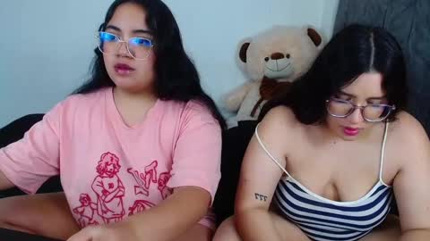 Snapshot of maddie_and_chelsea_ chatting on 6, 1, 2025 Maddie and Chelsea online show from 6, 1, 2025