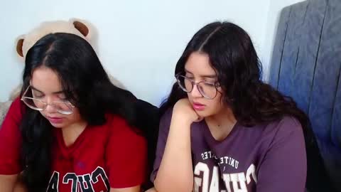 Snapshot of maddie_and_chelsea_ chatting on 12, 1, 2025 Maddie and Chelsea online show from 12, 1, 2025