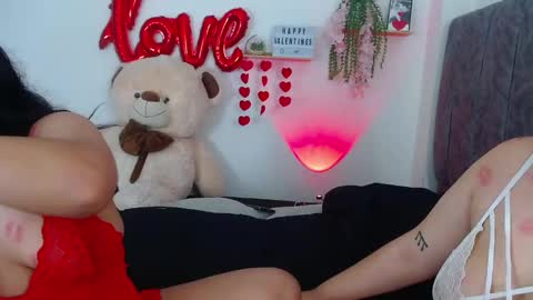 Snapshot of maddie_and_chelsea_ chatting on 13, 2, 2025 Maddie and Chelsea online show from 13, 2, 2025