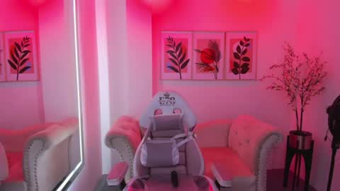 maddie_t18 online show from 2, 7, 2026
