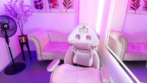 maddie_t18 online show from 23, 7, 2026