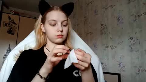 Snapshot of maddiecager chatting on 17, 3, 2026 Emma online show from 17, 3, 2026