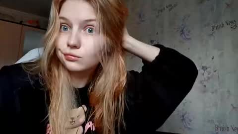 Snapshot of maddiecager chatting on 19, 3, 2026 Emma online show from 19, 3, 2026