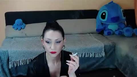 Maddison Summer online show from 2, 2, 2025