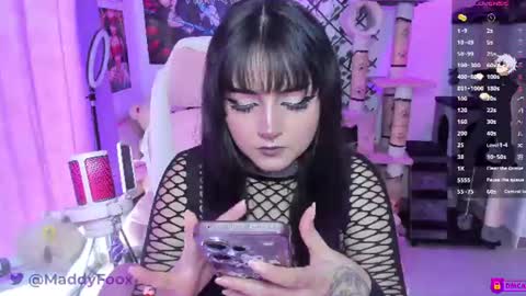 Maddy Foox online show from 12, 7, 2026