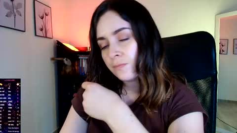 madelamee online show from 15, 4, 2026