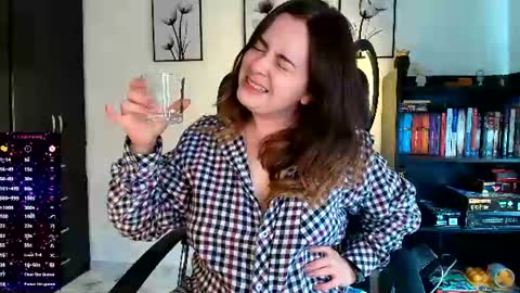 madelamee online show from 25, 6, 2026