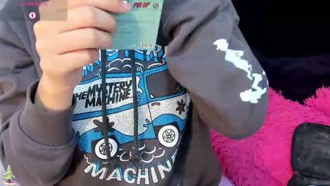 Madelin Clerk online show from 17, 12, 2024