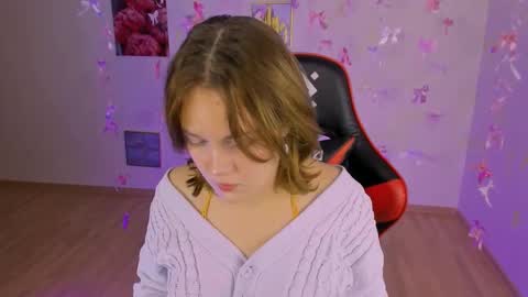 Snapshot of madeline_doll chatting on 10, 11, 2025 Madeline online show from 10, 11, 2025