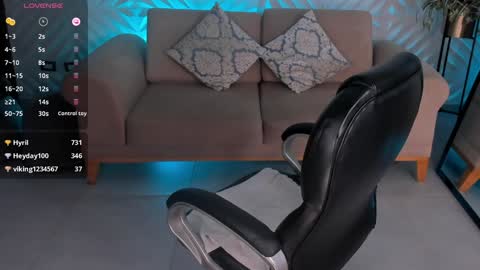 Snapshot of madelinefox_ chatting on 1, 2, 2025 Madeline online show from 1, 2, 2025