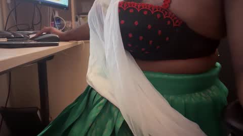 Snapshot of madeson1112 chatting on 19, 11, 2025 madeson1112 online show from 19, 11, 2025