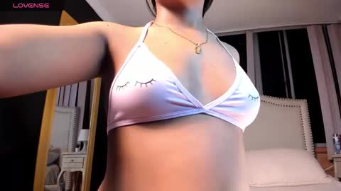 Snapshot of madii_lenon chatting on 5, 3, 2026 madii lenon online show from 5, 3, 2026