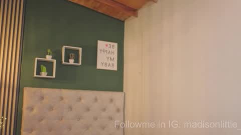 Snapshot of madison_little chatting on 15, 1, 2026 Melissa 700 1400 -5 online show from 15, 1, 2026