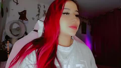 Snapshot of madison_x17 chatting on 5, 1, 2025 madso x17 online show from 5, 1, 2025