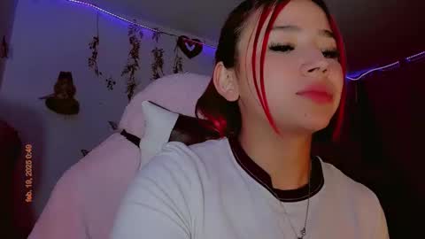 Snapshot of madison_x17 chatting on 19, 2, 2025 madso x17 online show from 19, 2, 2025