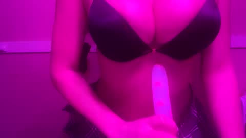 Snapshot of madisthereee chatting on 14, 3, 2026 madisthereee online show from 14, 3, 2026