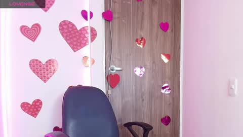 Snapshot of mady_gh chatting on 27, 2, 2025 mady  online show from 27, 2, 2025