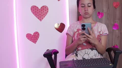 Snapshot of mady_gh chatting on 12, 3, 2025 mady  online show from 12, 3, 2025