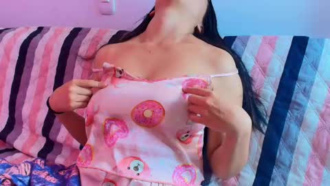 Snapshot of mady_gh chatting on 25, 9, 2025 mady  online show from 25, 9, 2025