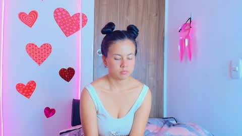 Snapshot of mady_gh chatting on 15, 10, 2025 mady  online show from 15, 10, 2025