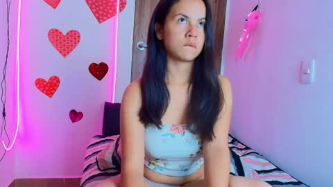 Snapshot of mady_gh chatting on 25, 10, 2025 mady  online show from 25, 10, 2025