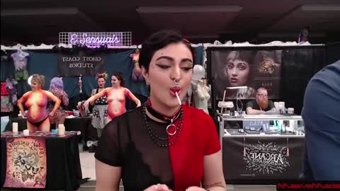 Snapshot of maevemads chatting on 1, 2, 2025 Meaves online show from 1, 2, 2025