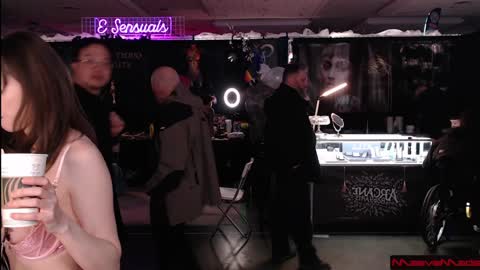 Snapshot of maevemads chatting on 2, 2, 2025 Meaves online show from 2, 2, 2025