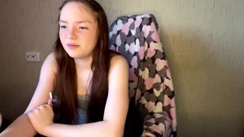 Snapshot of magdalenebirdtail chatting on 19, 3, 2026 Marie online show from 19, 3, 2026