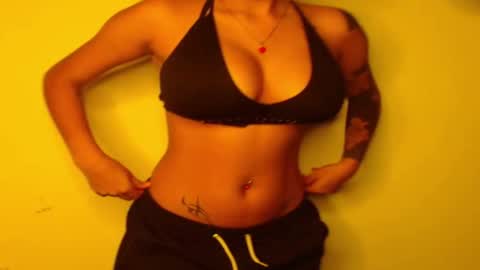 Snapshot of maggie_love77 chatting on 27, 10, 2025 maggie online show from 27, 10, 2025