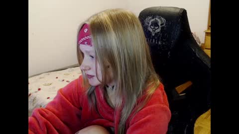 Magdalene Swaggy online show from 14, 1, 2025