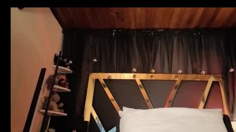   online show from 22, 12, 2025