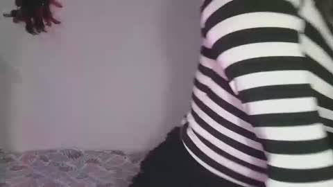 Snapshot of magic_door_open chatting on 6, 1, 2025 magic door open online show from 6, 1, 2025