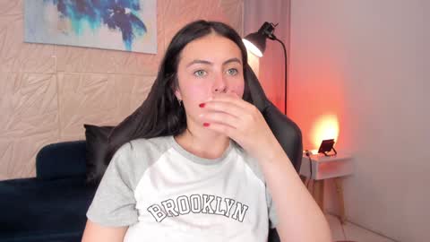Snapshot of magic_fernanda chatting on 22, 12, 2024 Fer online show from 22, 12, 2024
