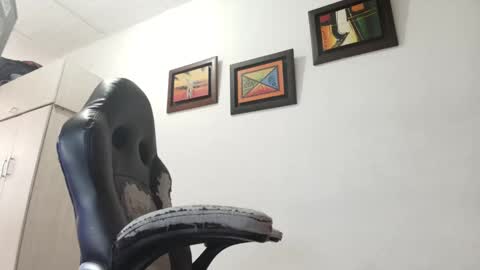 Snapshot of magic_milk23 chatting on 3, 10, 2025 magic_milk23 online show from 3, 10, 2025