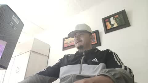 Snapshot of magic_milk23 chatting on 8, 10, 2025 magic_milk23 online show from 8, 10, 2025