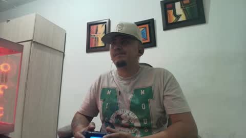 Snapshot of magic_milk23 chatting on 27, 11, 2025 magic_milk23 online show from 27, 11, 2025